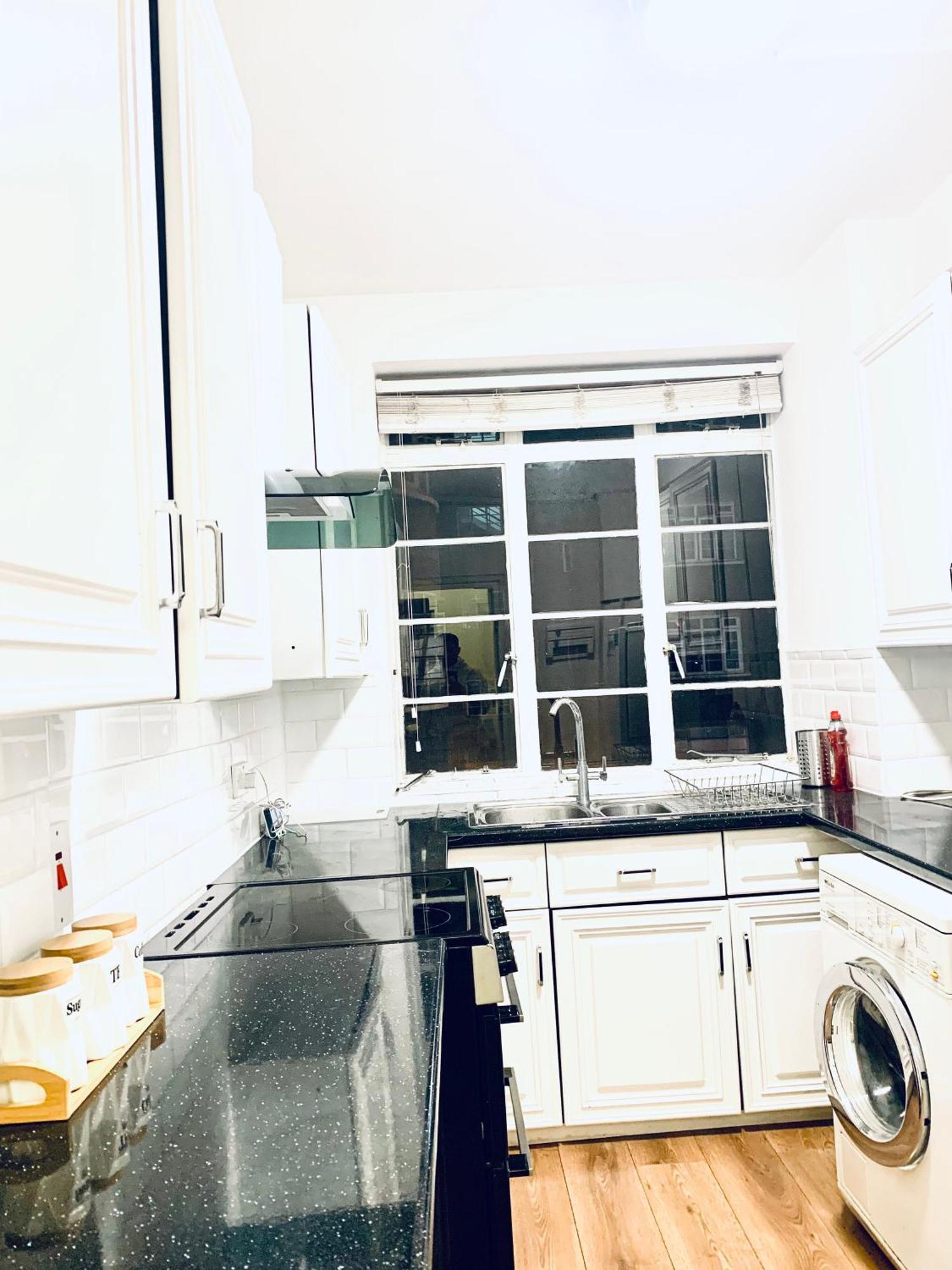 Cosy 2 Bedroom Apartment In Swiss Cottage. London Exterior foto